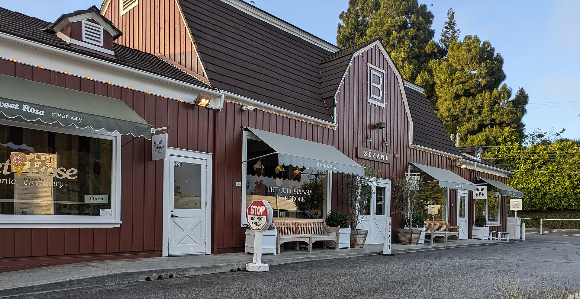 The Brentwood Country Mart, a neighborhood shopping and dining destination since 1948