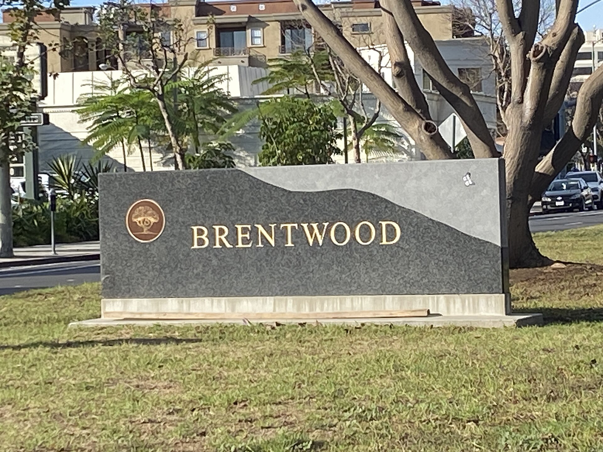 Brentwood neighborhood sign on San Vicente Boulevard